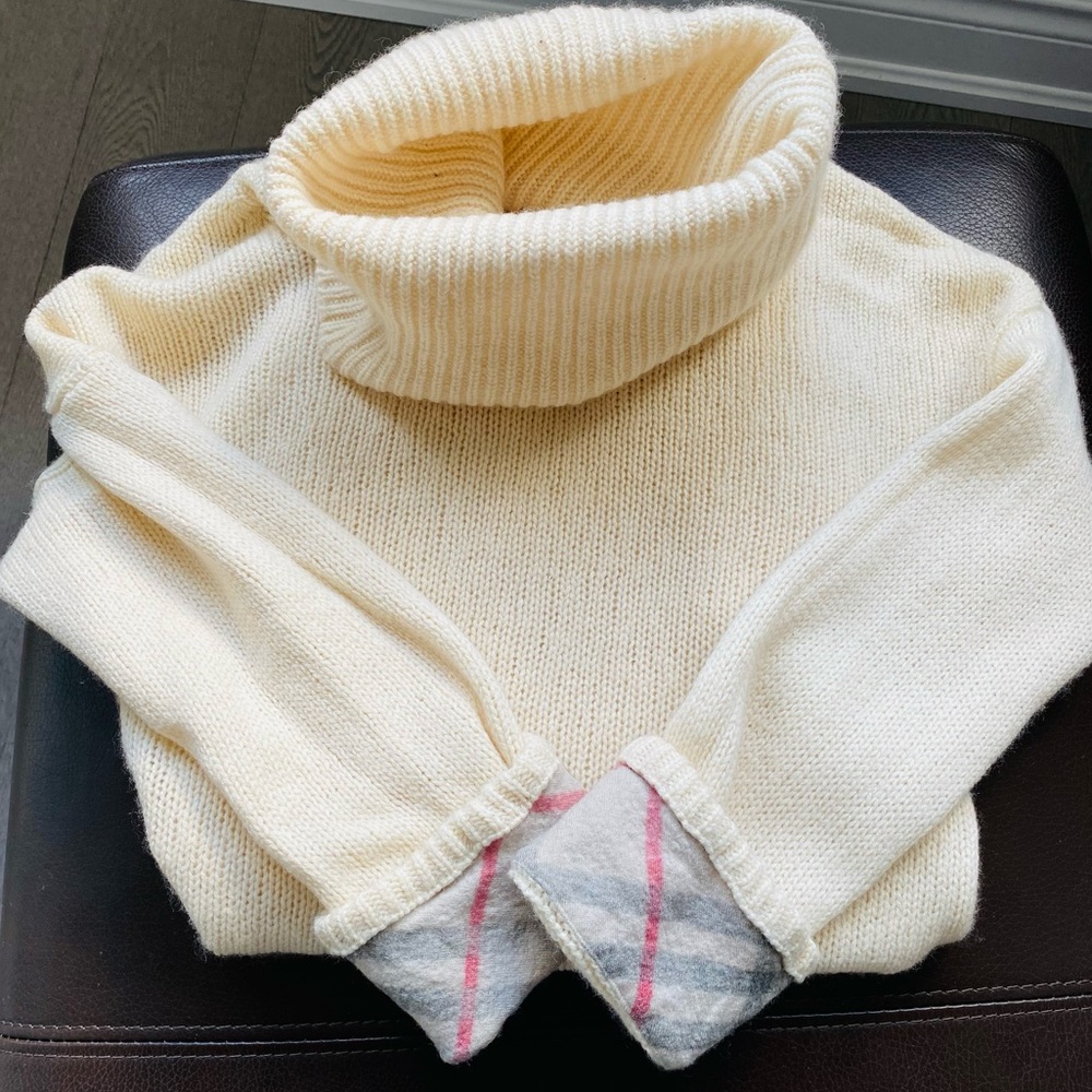 ❤️ Burberry Brit Turtleneck Sweater